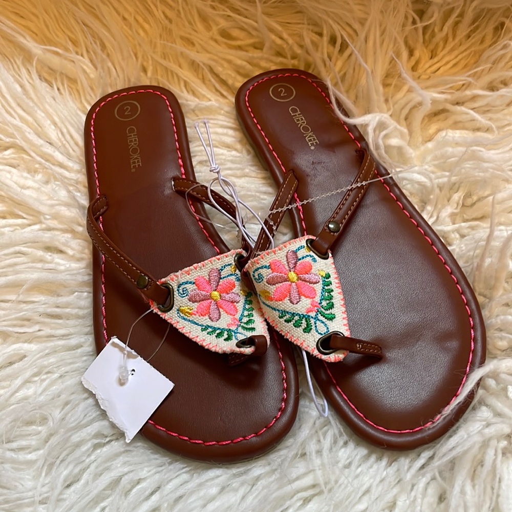 Cherokee sandals sz 2 NEW
